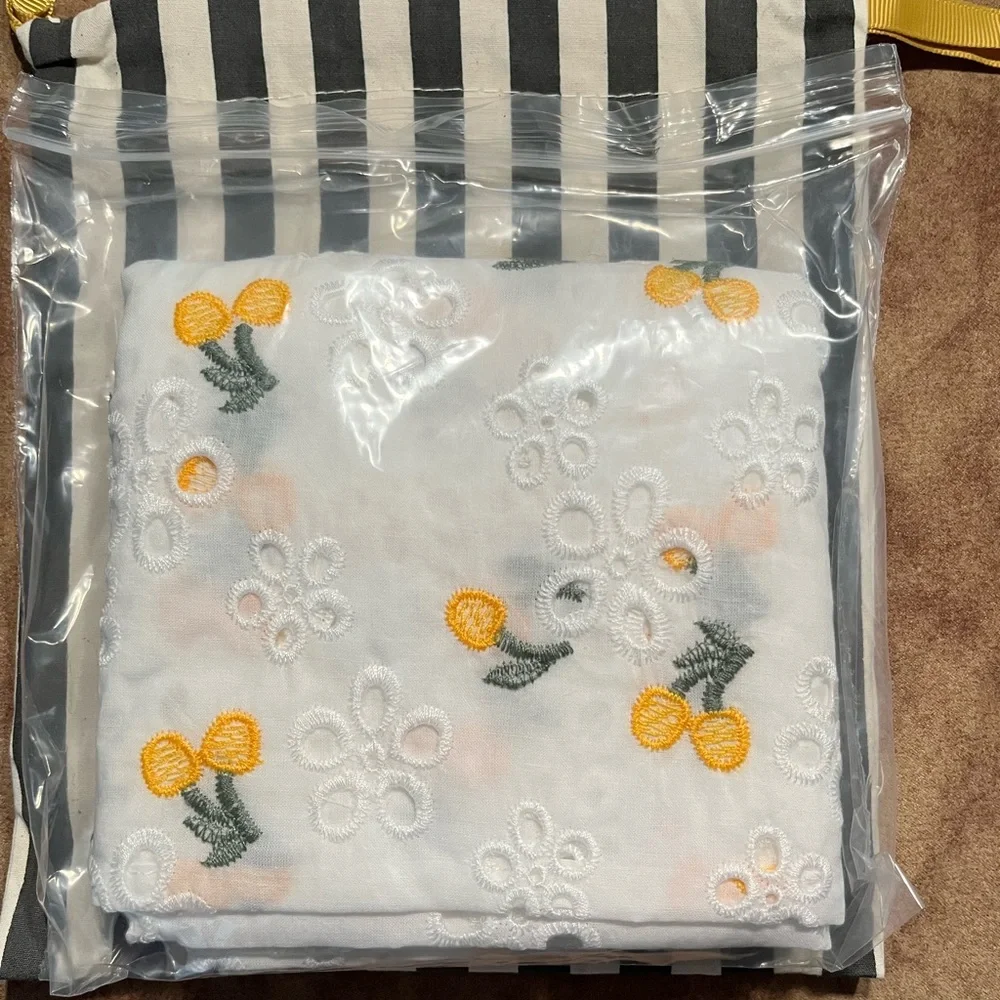 LELE SADOUGHI NWT AUTHENTIC LEMON EYELET SQUARE 100% COTTON SCARF
